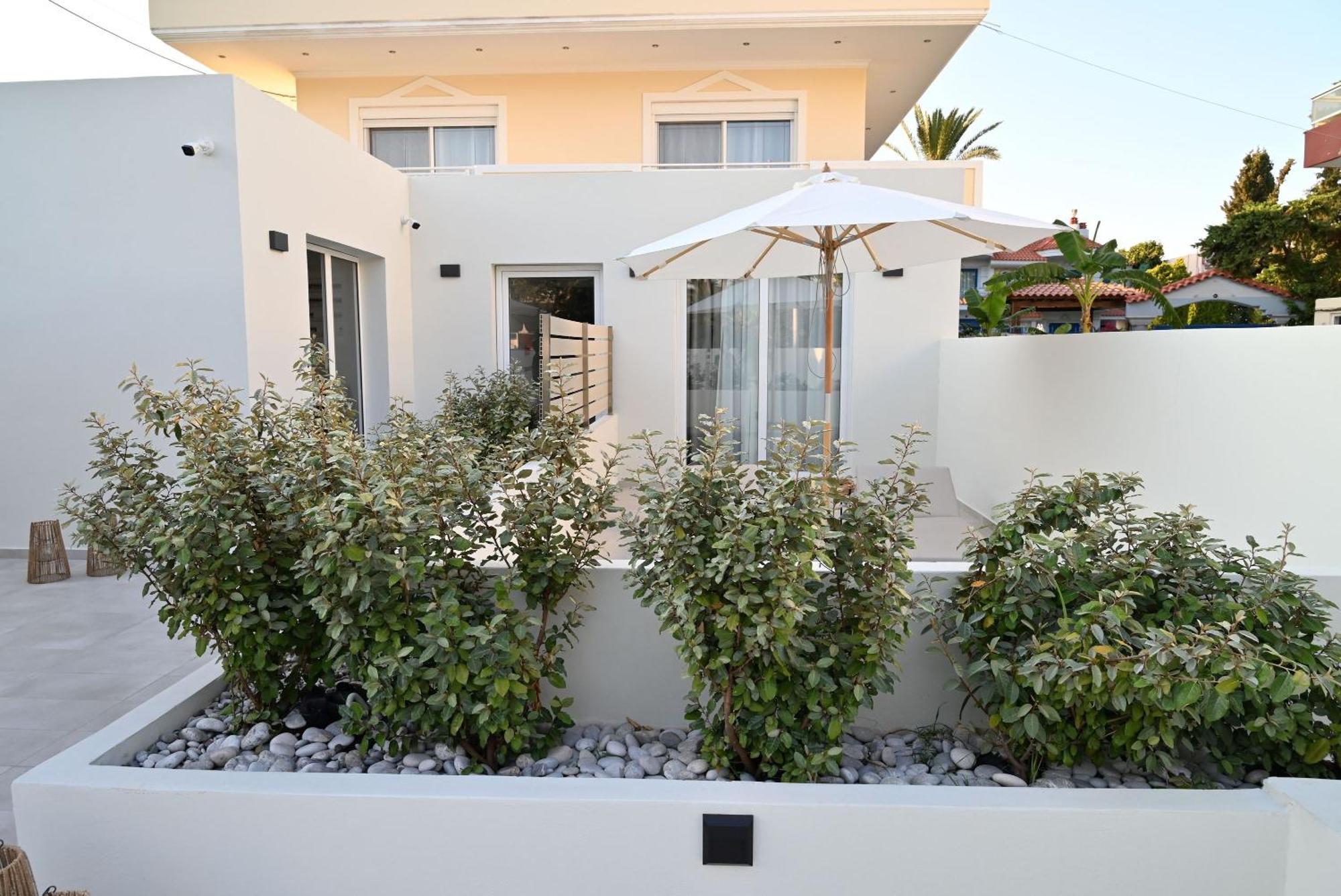Rhotheon Suites In Ialysos  Exterior photo